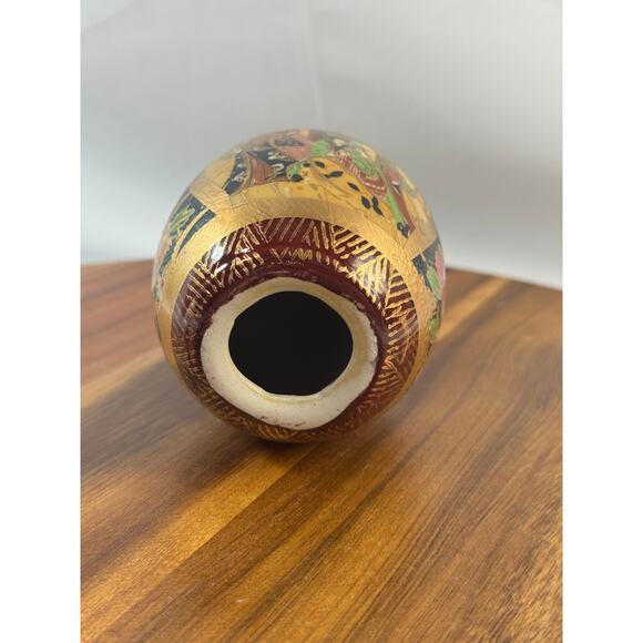 Vintage Hand-Painted Satsuma Egg | Gold Gilt Japanese Porcelain | Geisha Design - Picture 8 of 8